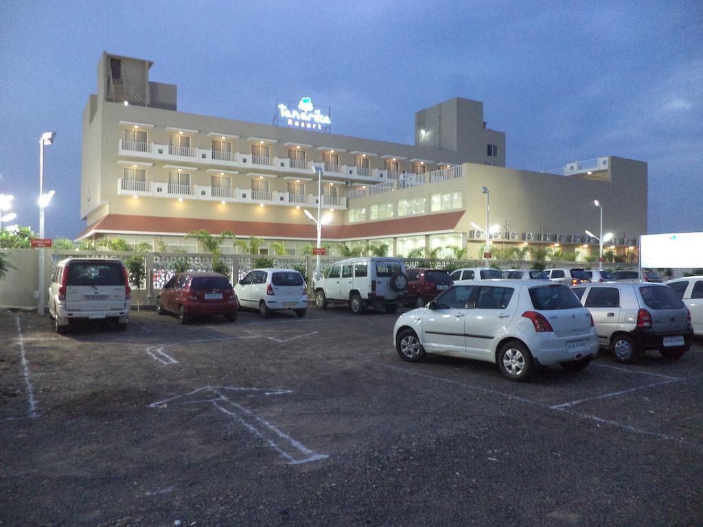Tanarika Resort Bhusawal Luaran gambar