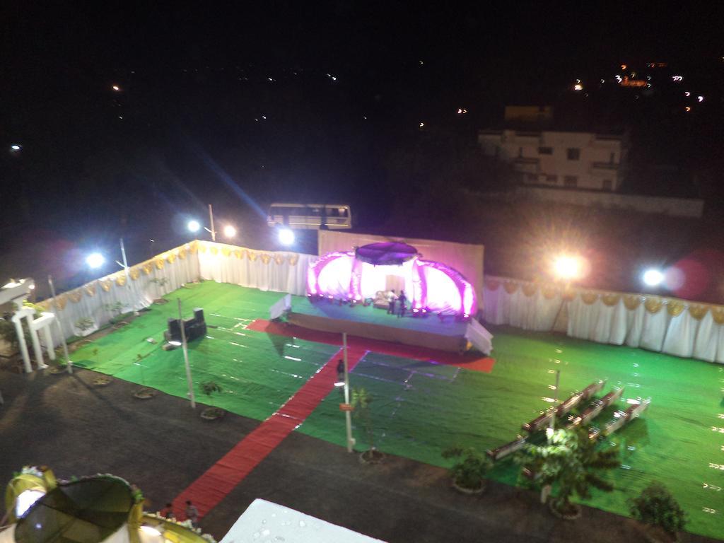 Tanarika Resort Bhusawal Luaran gambar