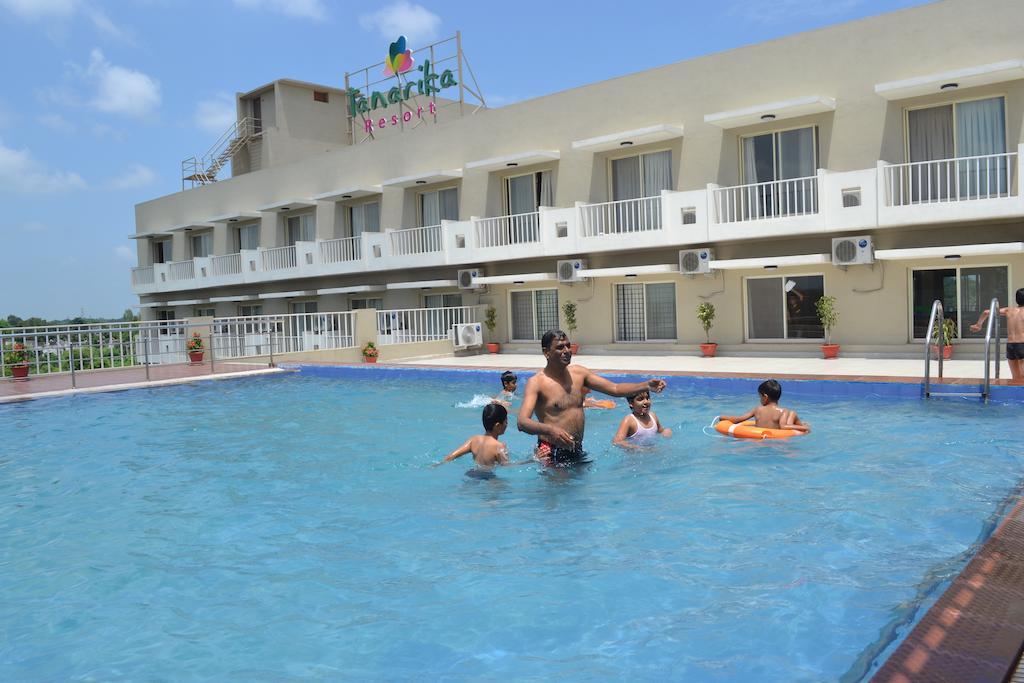 Tanarika Resort Bhusawal Luaran gambar